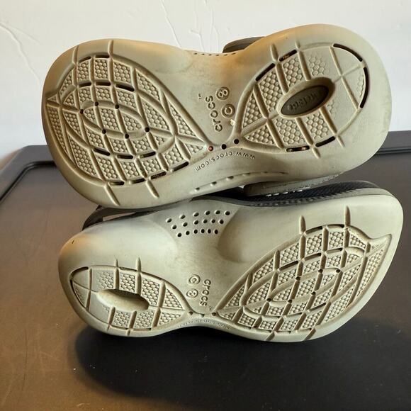 Crocs LiteRide Clogs Kids Size C8 Gray Black Slip On Sandals Lightweight Shoes - Picture 4 of 10